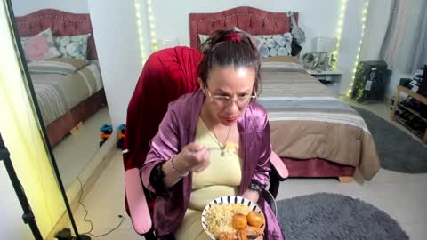 Snapshot of marie_mature chatting on 02-11-25, 06:22 marie online show from 02-11-25, 06:22