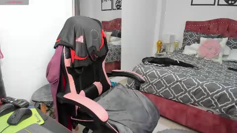 marie online show from 06-24-26, 10:42