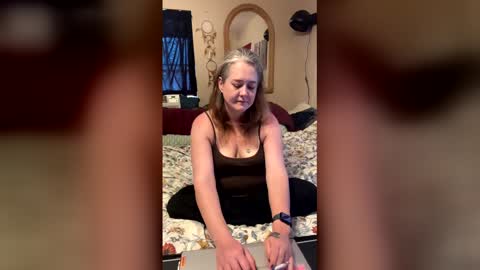 Marie online show from 05-31-26, 08:43
