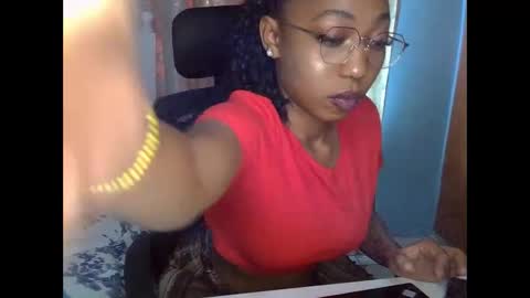 Snapshot of mariejuana_bliss chatting on 09-15-25, 05:29 mariejuana online show from 09-15-25, 05:29