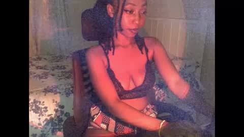 Snapshot of mariejuana_bliss chatting on 10-04-25, 11:03 mariejuana online show from 10-04-25, 11:03