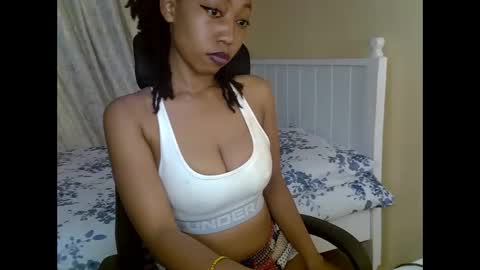 Snapshot of mariejuana_bliss chatting on 10-09-25, 11:19 mariejuana online show from 10-09-25, 11:19