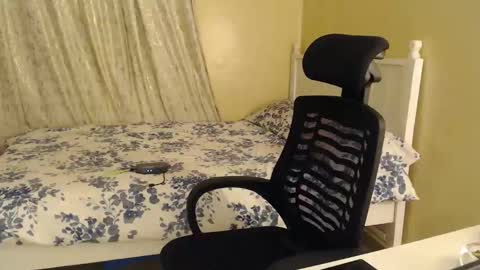 Snapshot of mariejuana_bliss chatting on 10-28-25, 04:53 mariejuana online show from 10-28-25, 04:53