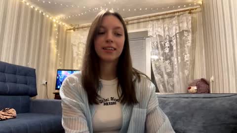 Snapshot of marielamilewski chatting on 11-04-25, 03:11 Marie online show from 11-04-25, 03:11