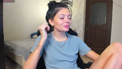 Snapshot of mariella__adams chatting on 01-18-25, 05:37 Maria online show from 01-18-25, 05:37