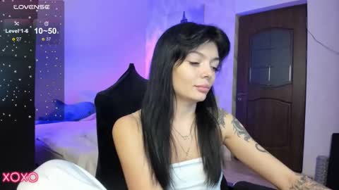 Snapshot of mariella__adams chatting on 02-25-25, 06:20 Maria online show from 02-25-25, 06:20