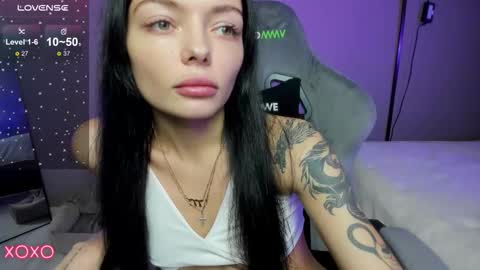 Snapshot of mariella__adams chatting on 11-15-25, 08:49 Maria online show from 11-15-25, 08:49