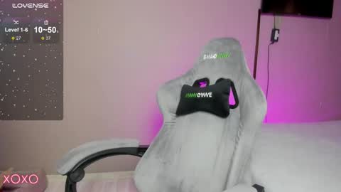 Snapshot of mariella__adams chatting on 11-18-25, 12:42 Maria online show from 11-18-25, 12:42