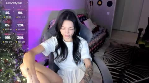 Snapshot of mariella__adams chatting on 01-06-26, 06:06 Maria online show from 01-06-26, 06:06