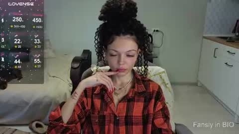 Snapshot of mariella__adams chatting on 06-22-26, 06:16 Maria online show from 06-22-26, 06:16