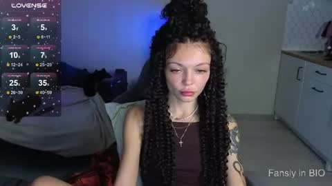 Snapshot of mariella__adams chatting on 06-24-26, 06:07 Maria online show from 06-24-26, 06:07