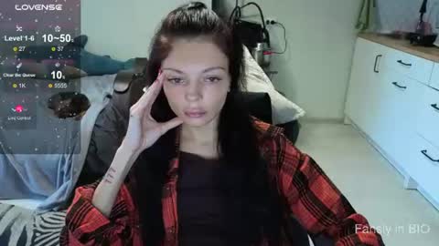 Snapshot of mariella__adams chatting on 07-02-26, 04:02 Maria online show from 07-02-26, 04:02
