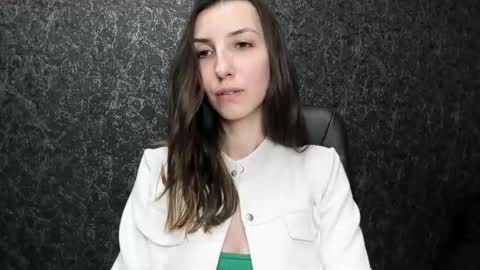 Snapshot of marielleanker chatting on 09-30-25, 02:11 marielleanker online show from 09-30-25, 02:11