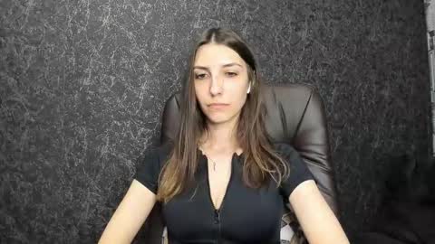 Snapshot of marielleanker chatting on 10-08-25, 11:57 marielleanker online show from 10-08-25, 11:57