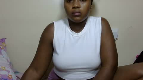 Snapshot of marielove51 chatting on 06-18-26, 02:23 Marie online show from 06-18-26, 02:23