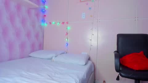 Marie online show from 12-21-24, 12:53