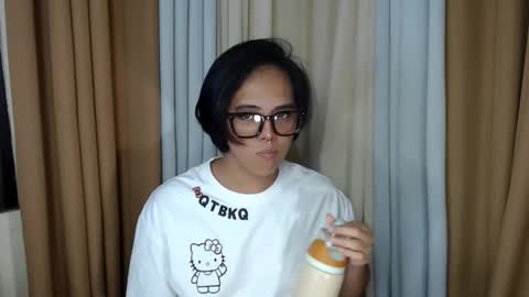 Snapshot of marikosue01 chatting on 11-05-25, 02:06 marikosue online show from 11-05-25, 02:06