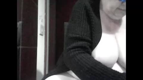 marilu64 online show from 11-05-25, 08:09