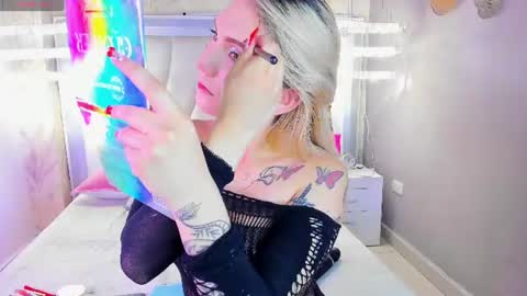 Mariluu  online show from 06-17-26, 01:01