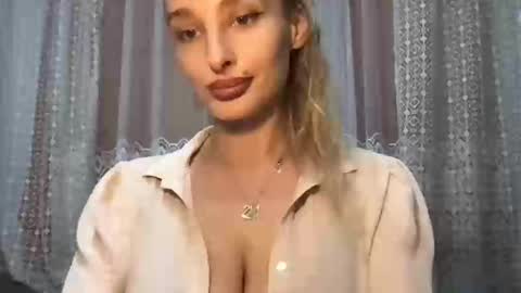 Snapshot of marilyndevilish chatting on 12-29-24, 09:30 MarilynDevilish online show from 12-29-24, 09:30