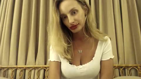 Snapshot of marilyndevilish chatting on 11-12-25, 02:06 MarilynDevilish online show from 11-12-25, 02:06
