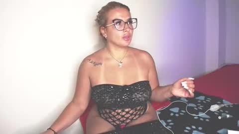 Marilyn Leon online show from 10-23-25, 01:38