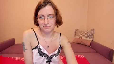Snapshot of marilynspecial chatting on 09-10-25, 09:59 Marilyn online show from 09-10-25, 09:59