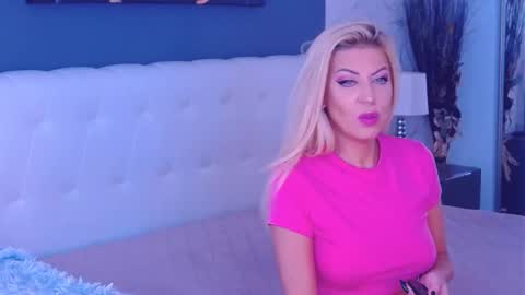 Mary Mais online show from 09-22-25, 06:26