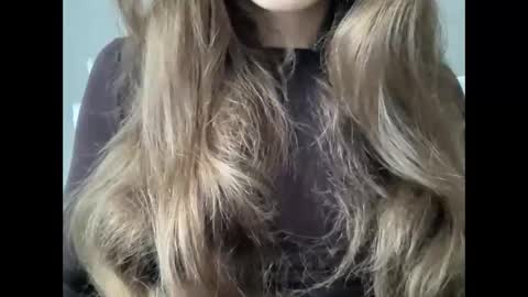 Snapshot of marinalovenow chatting on 02-27-25, 08:17 Marina online show from 02-27-25, 08:17
