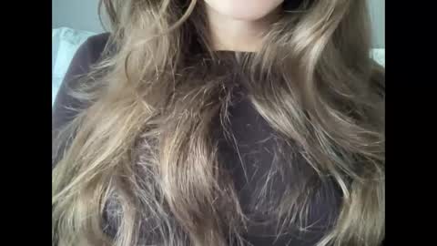 Snapshot of marinalovenow chatting on 02-27-25, 11:20 Marina online show from 02-27-25, 11:20