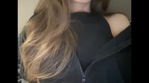 Snapshot of marinalovenow chatting on 03-04-25, 05:11 Marina online show from 03-04-25, 05:11