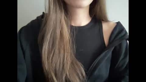 Snapshot of marinalovenow chatting on 03-04-25, 12:12 Marina online show from 03-04-25, 12:12