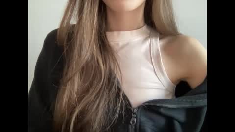 Snapshot of marinalovenow chatting on 03-06-25, 02:18 Marina online show from 03-06-25, 02:18