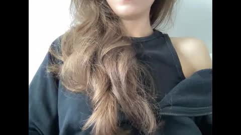 Snapshot of marinalovenow chatting on 09-18-25, 10:28 Marina online show from 09-18-25, 10:28