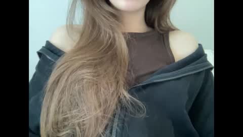 Snapshot of marinalovenow chatting on 10-21-25, 06:25 Marina online show from 10-21-25, 06:25