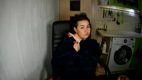 Snapshot of marinettaqhot chatting on 12-22-24, 01:01 MarinettaQhot online show from 12-22-24, 01:01
