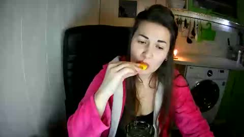 Snapshot of marinettaqhot chatting on 01-30-25, 11:13 MarinettaQhot online show from 01-30-25, 11:13