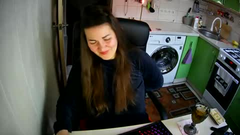 Snapshot of marinettaqhot chatting on 02-16-25, 02:43 MarinettaQhot online show from 02-16-25, 02:43