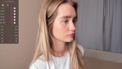 Alivia. online show from 12-24-24, 09:28