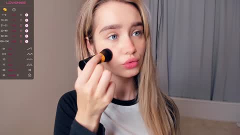 Alivia. online show from 12-25-24, 06:09