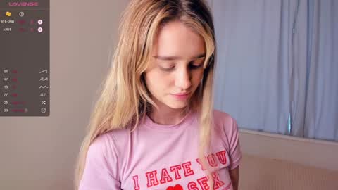 Alivia. online show from 01-10-25, 09:23