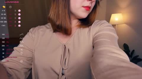 Alivia. online show from 10-14-25, 06:31