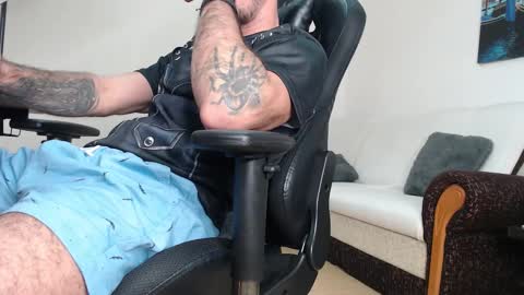 marioslim online show from 10-08-25, 03:42