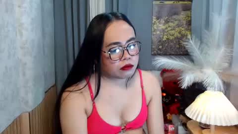 LEAH online show from 02-09-26, 01:15