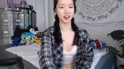 Snapshot of marissapeach chatting on 02-16-25, 02:43 MarissaPeach online show from 02-16-25, 02:43