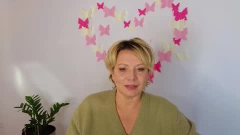 Snapshot of maristyle chatting on 10-23-25, 06:02 MariStyles online show from 10-23-25, 06:02