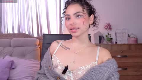 Snapshot of marivimichel03 chatting on 09-12-25, 07:25 online show from 09-12-25, 07:25