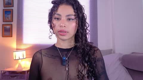 Snapshot of marivimichel03 chatting on 09-21-25, 07:04 online show from 09-21-25, 07:04