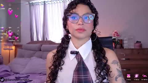 Snapshot of marivimichel03 chatting on 10-18-25, 07:03 online show from 10-18-25, 07:03