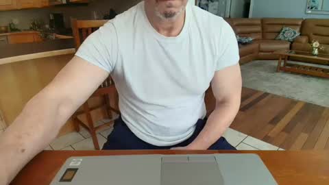 Snapshot of mark48130 chatting on 02-24-25, 04:04 Mark online show from 02-24-25, 04:04